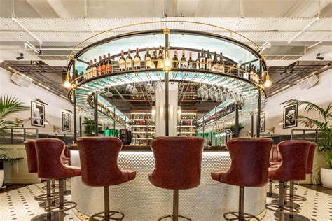 Wine and Champagne Bar in Glasgow .
